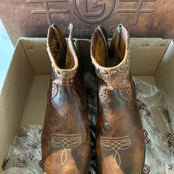 Circle G by Corral Ankle Boots, Honey Cut Out & Studs, Perforated Booties sz 7.5 - Picture 5 of 8